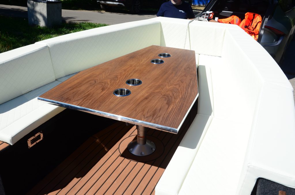 Stolik łódź wedkarska